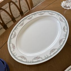 Noritake China Set - 16 place setting - 1847 Roger Brothers silverware