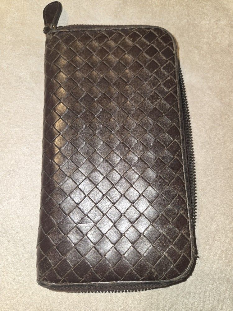 Bottega Veneta Zippy Wallet