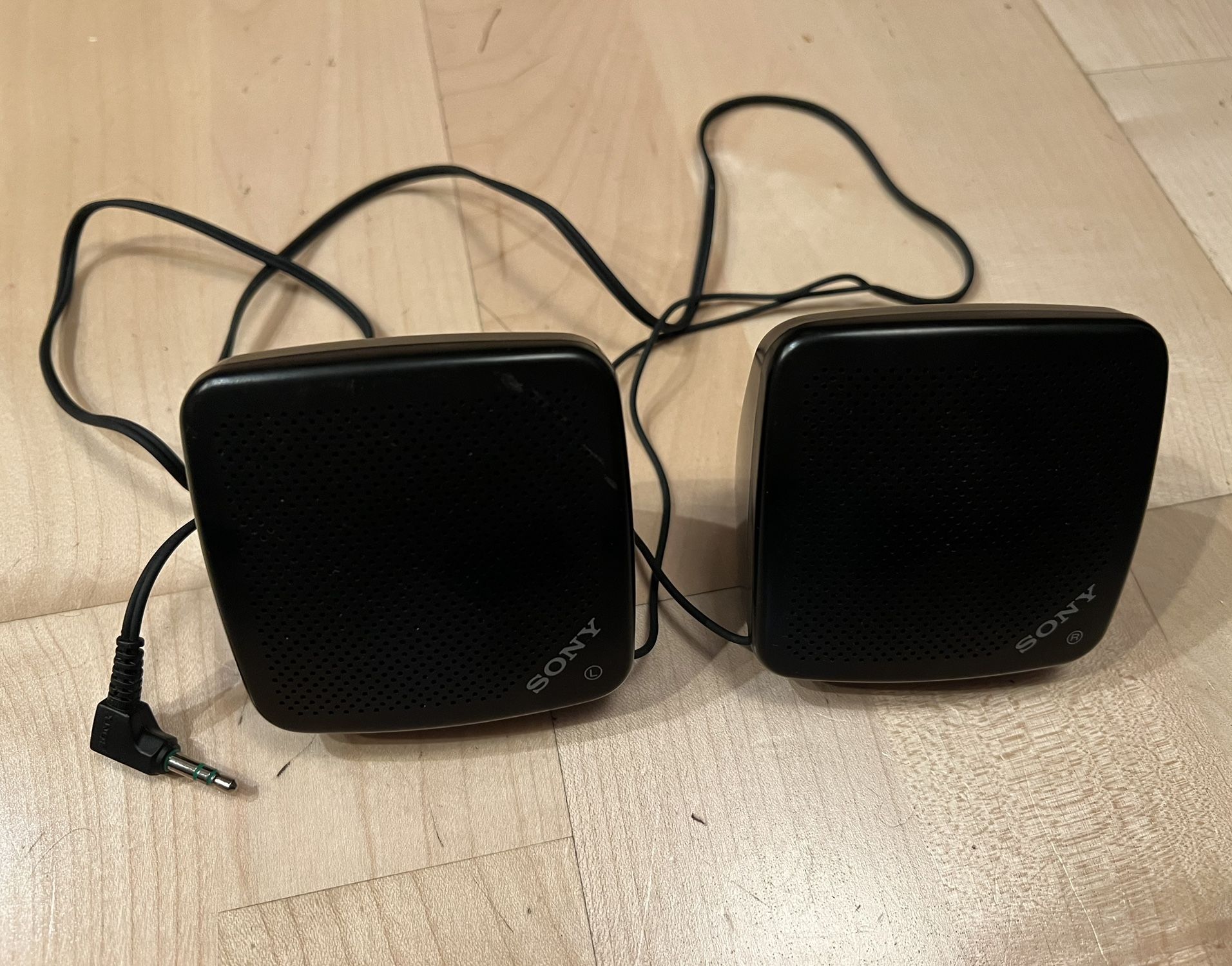 Vintage Sony Portable Speakers - SRS-5 - 1992