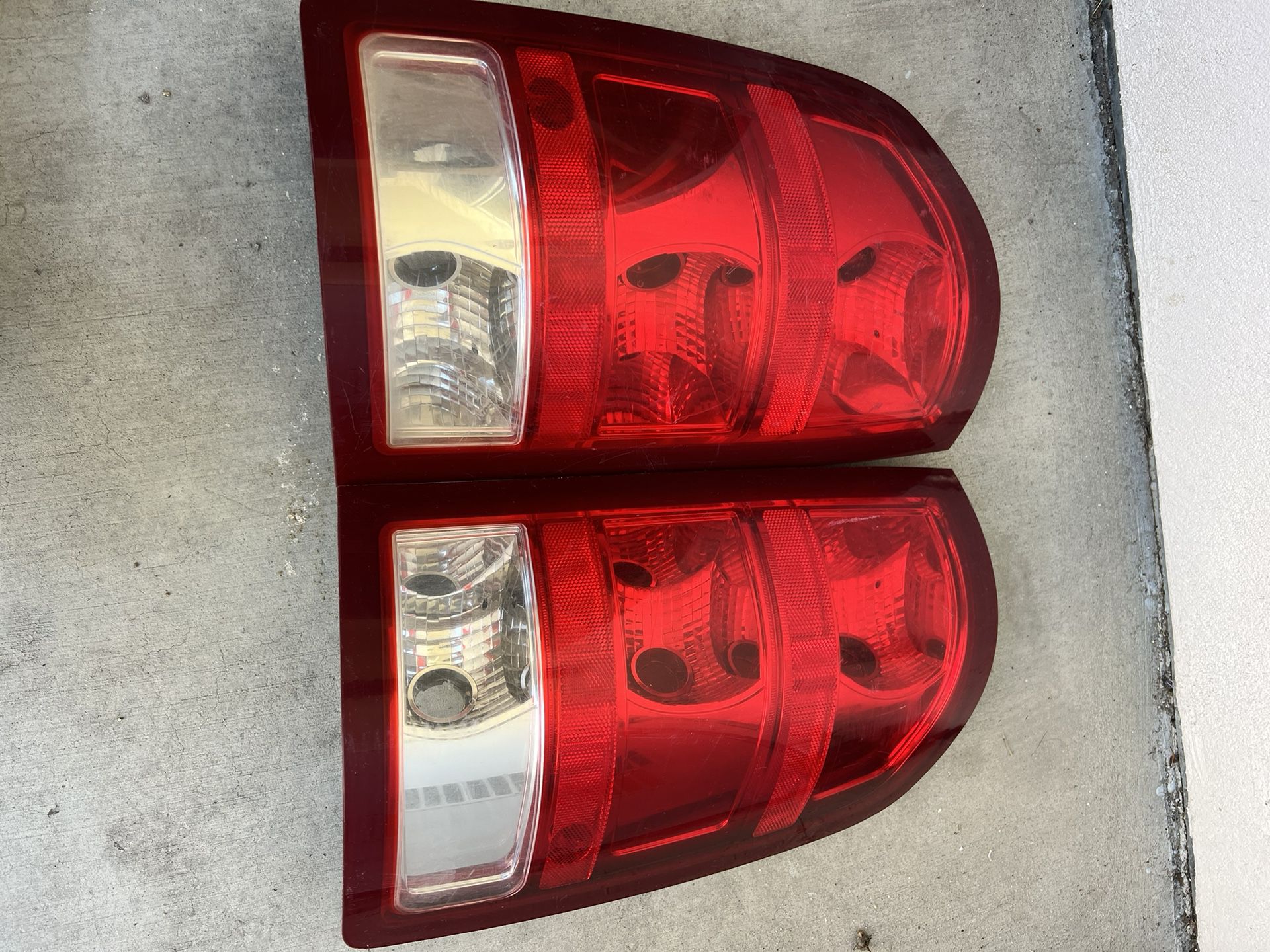07-13 GMC/chevy Taillight’s 