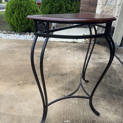 Entry way table