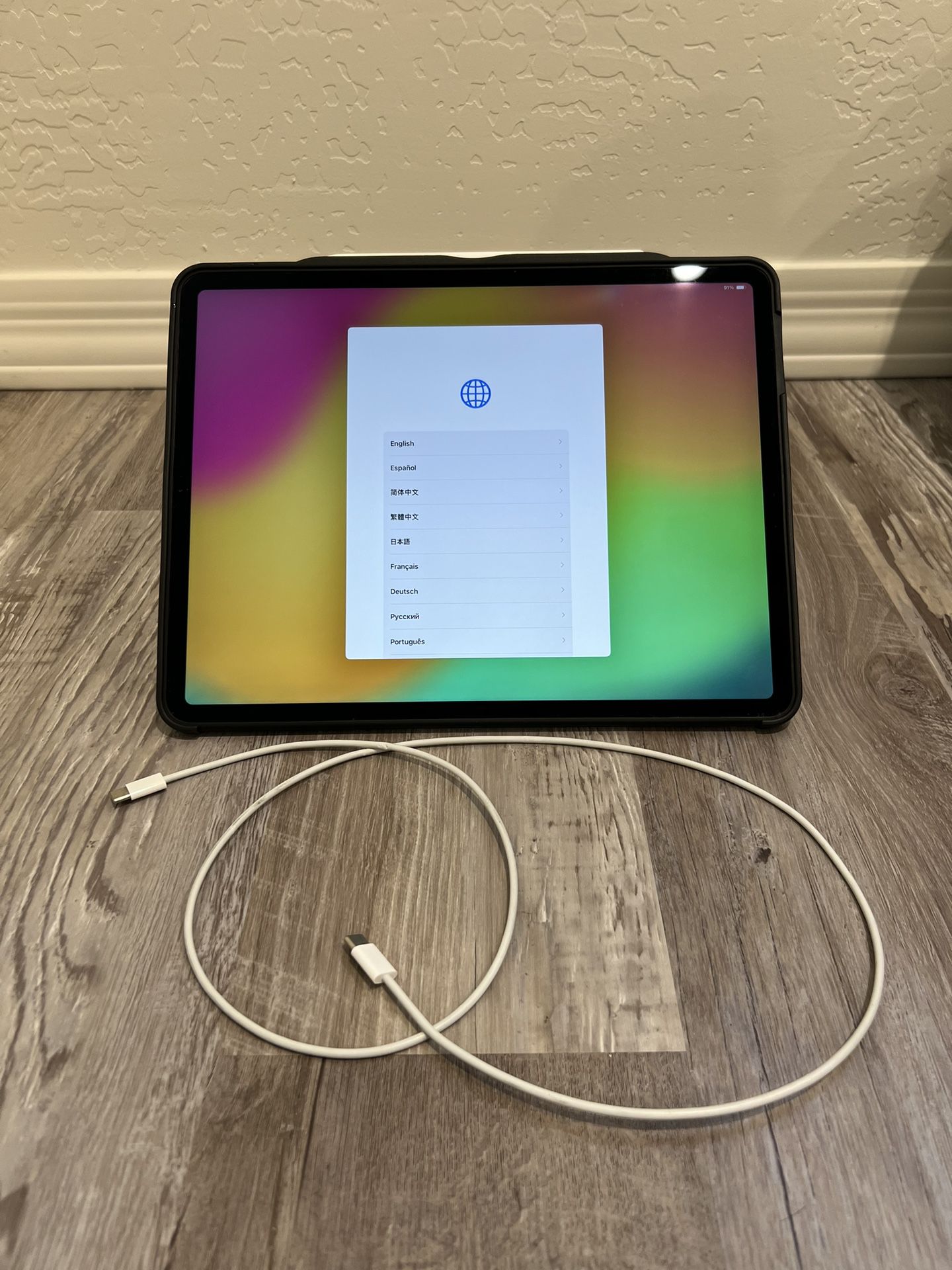 12.9 Inch iPad Pro 512 GB- 3rd Gen With Pencil And Case 