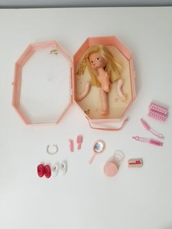 Vintage rare Doll Hong Kong w Pink case & accessories No. 7006 long blonde hair