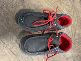 Boys size 10 boots Osh Kosh brand