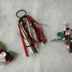 3- Beautiful Christmas hair accessories 