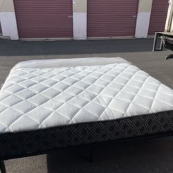 BRAND NEW QUEEN SIZE MATTRESS