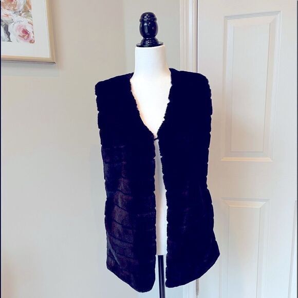 ECHO Brand Faux Fur Black Vest. Echo brand. Size small