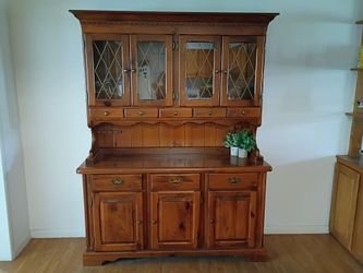 Hutch with matching side cabinet