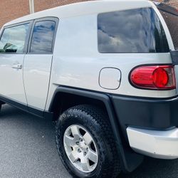 $3500/DOWN‼️$299/MONTH‼️TOYOTA FJ CRUISER‼️6 SPEED MANUAL‼️CLEAN CARFAX