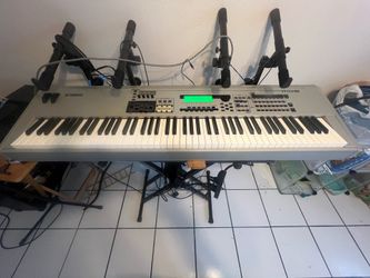 Yamaha M08 keyboard
