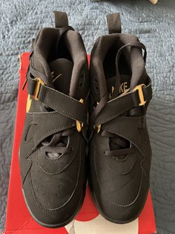 I have 2 size available brand new 9.5 and 7.5 they are men size if you’re a women Can Wear Them Too 8-9 10-11 both for $250 each are $160