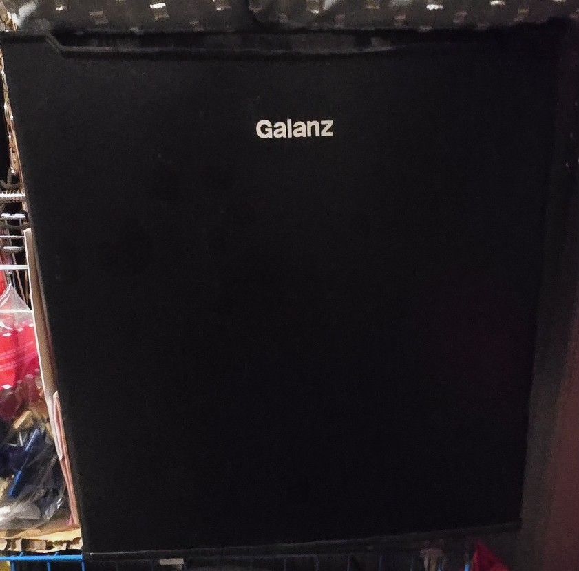 Galanz Mini Fridge