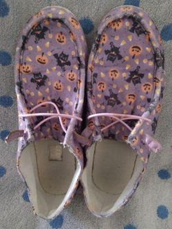 Cute size 8.5 or9 not sure