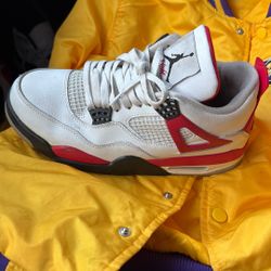 Jordan 4’s 75$