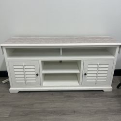 Buffet / Tv Stand/dresser