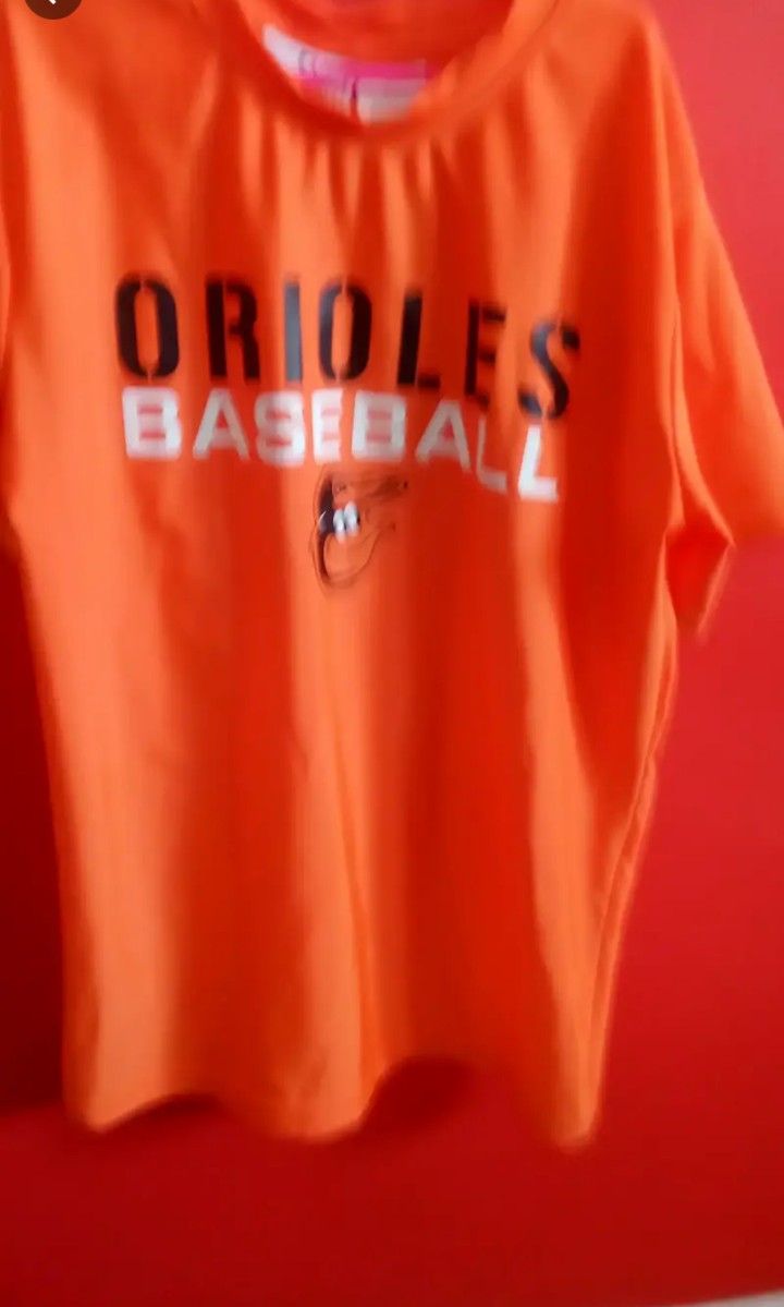 ORIOLES KIDS SIZE 14/16 , T-SHIRT.... CHECK OUT MY PAGE FOR MORE ITEMS