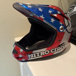 Nitro Circus And Bell Collaboration. MTB helmet But Can Be Used With E -bikes 