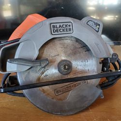 BLACK & DECKER 13-Amp 7-1/4-in Corded Circular Saw at