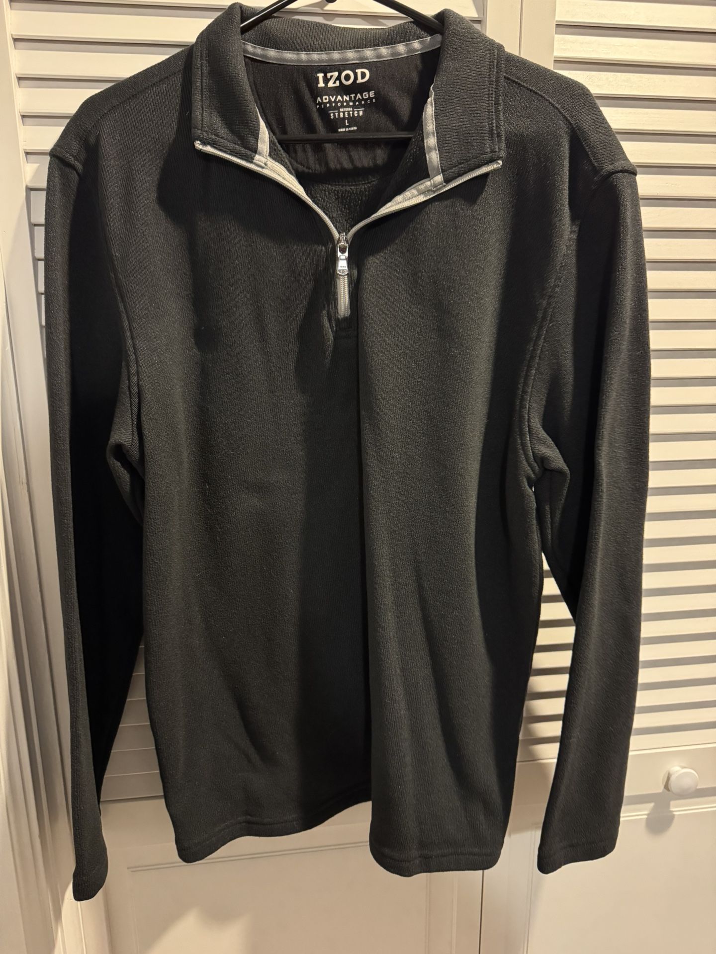 Men’s Izod Sweatshirt Gray