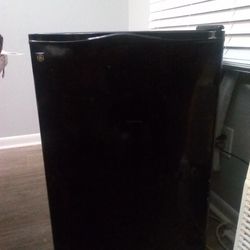 Black Mini Fridge And Freezer And All White Arctic King Deep Freezer