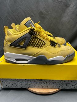 Men’s Jordan 4 Retro Mid Lightning - Size 8.5M