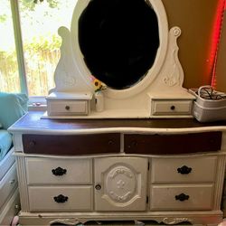 Large Vanity Dresser