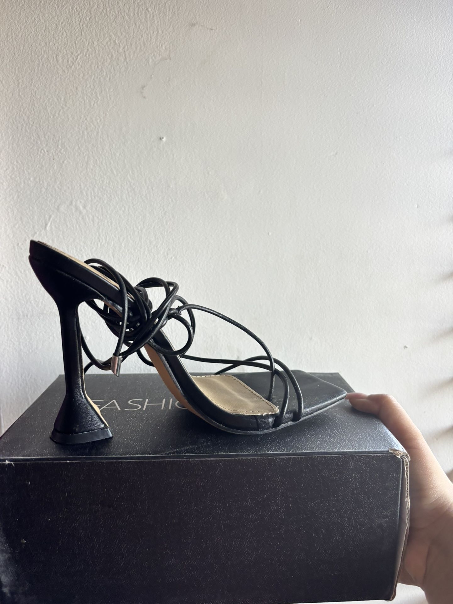 FASHION NOVE HEELS