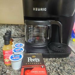 Keurig With 12 cup coffee maker and Keurig Pods