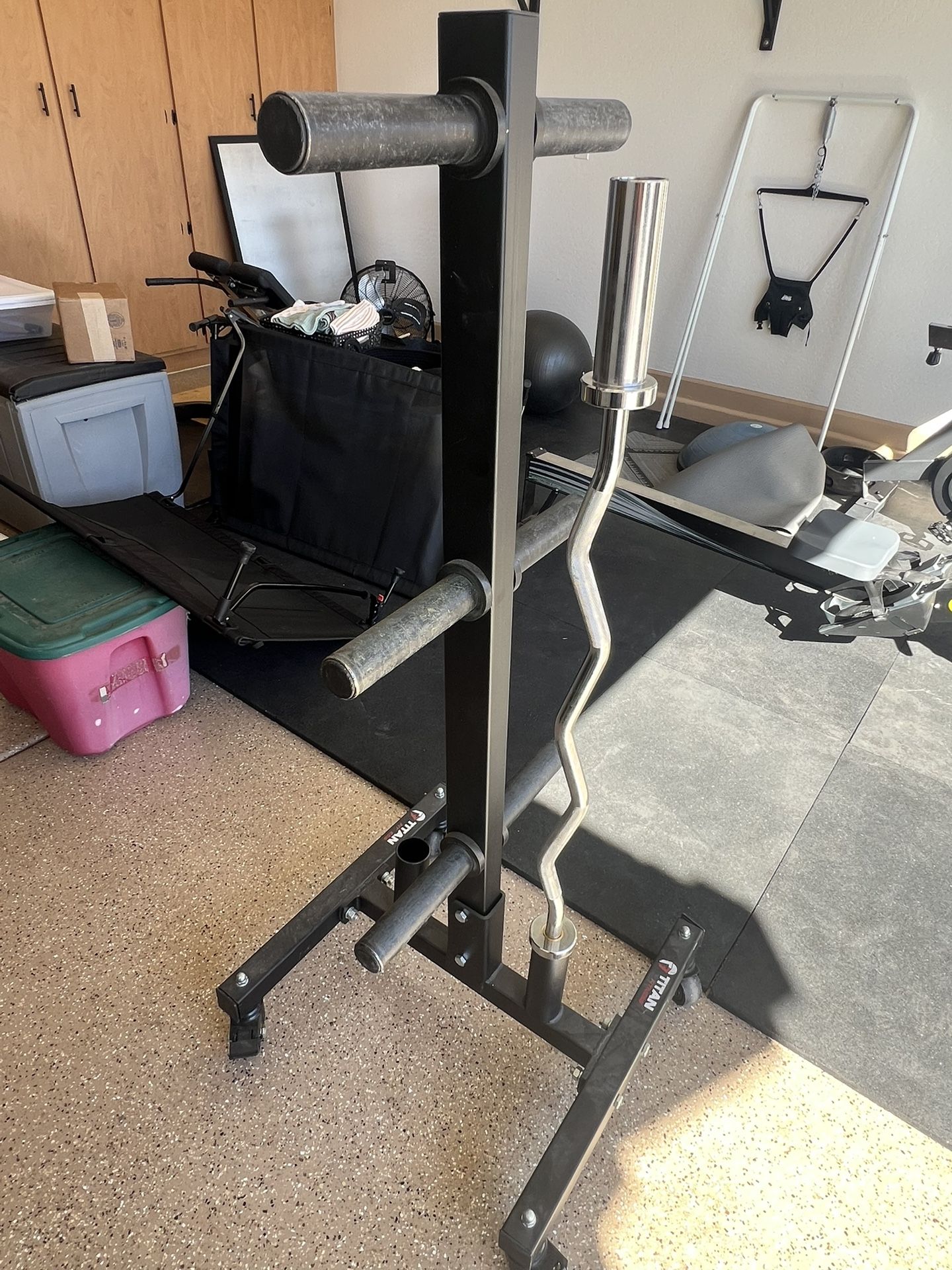 Titan Fitness Plate Holder