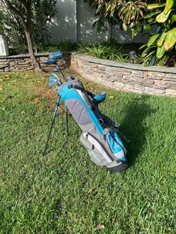 Like New GIRLS (Age9-12) 7 Complete Starter Golf Club Set