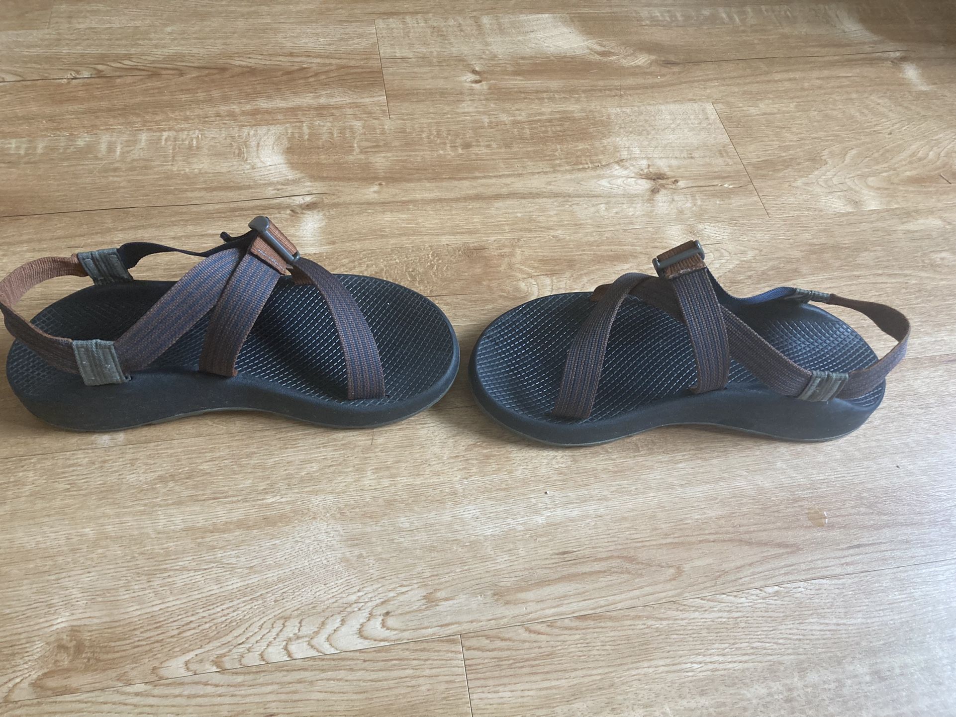 Men’s Chacos size 11