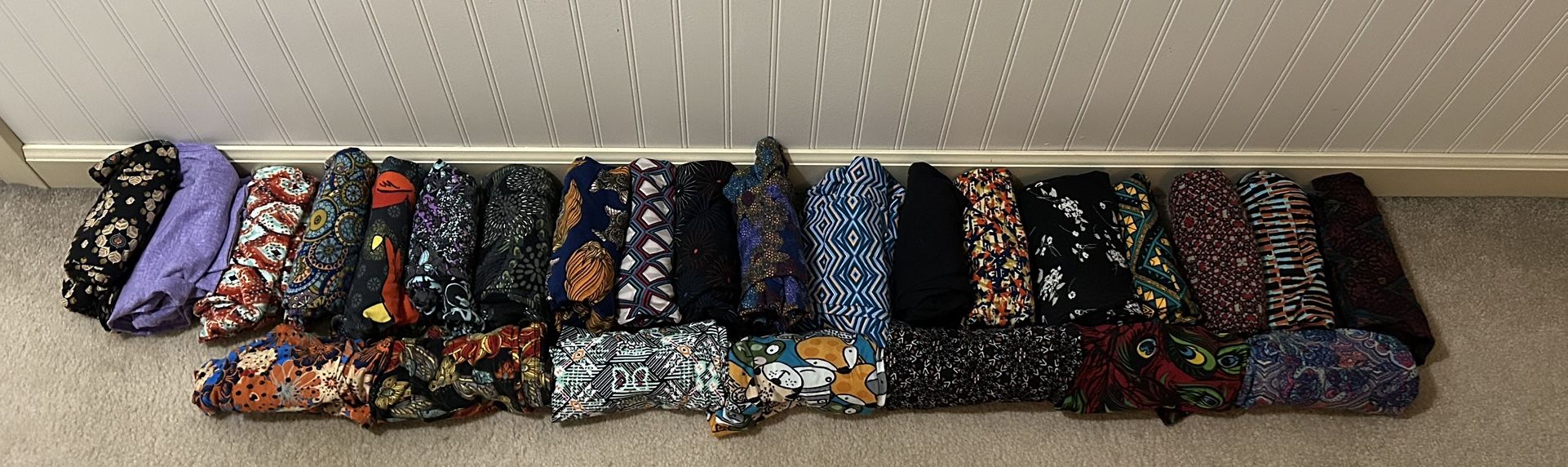 Women’s Lularoe leggings (26 Pairs)