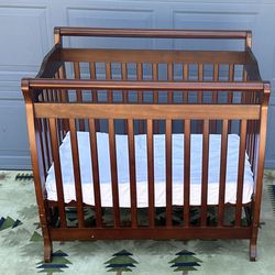 Mini Crib (45$)