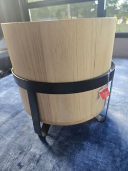 Round Wood Planter with Black Metal Stand