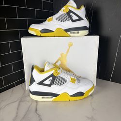 Ds Jordan 4 vivid sulfur size 10 Womens $150