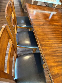 Dining room table
