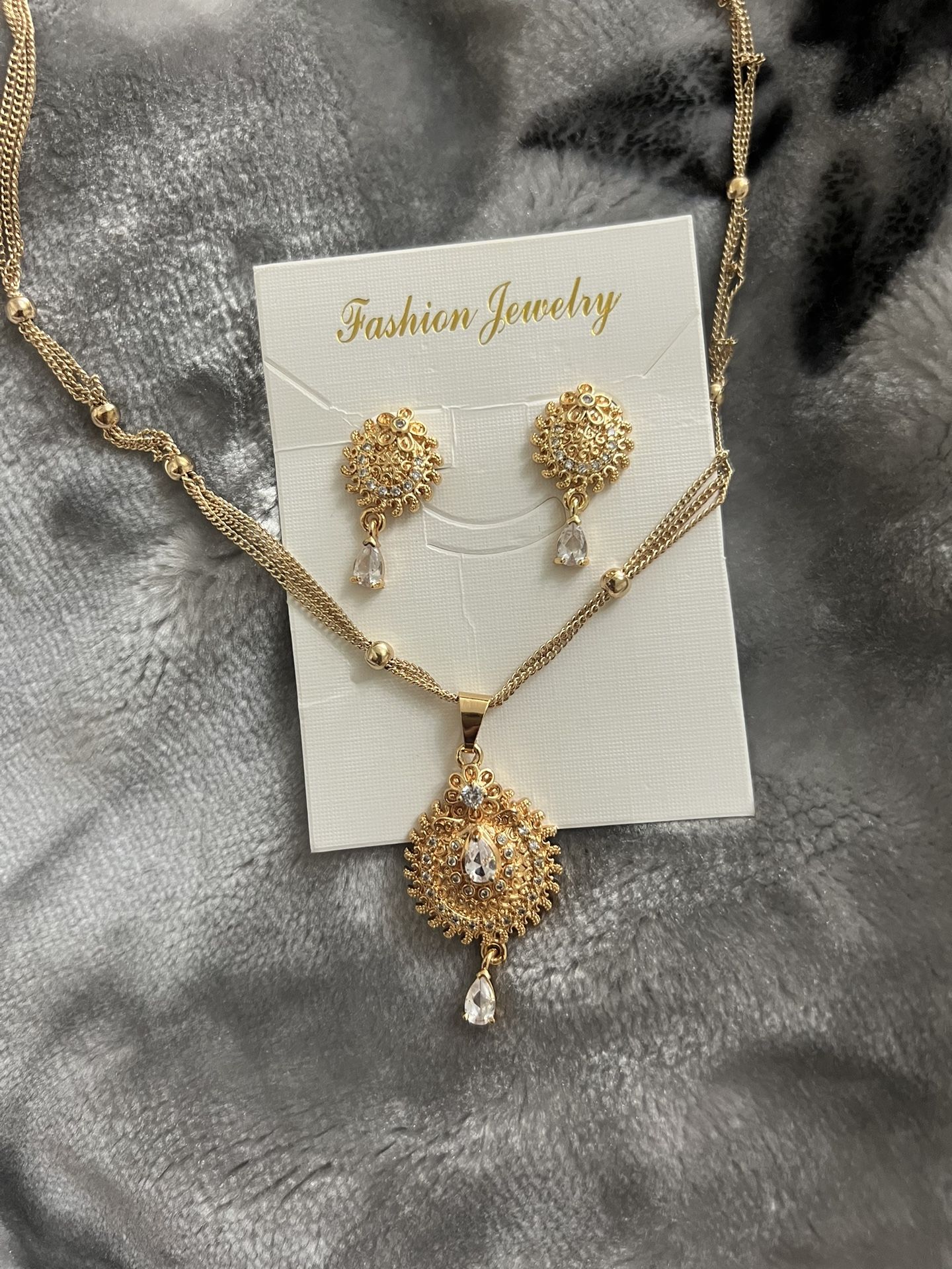 Pendant & Earring Set