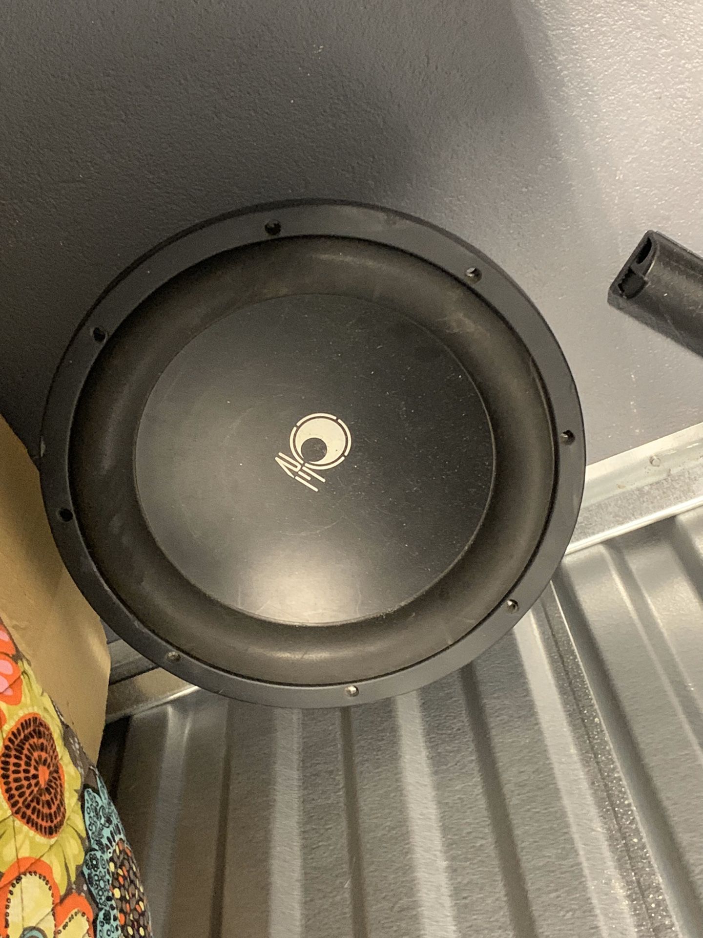 2 12” subwoofers