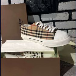Burberry Shoes 