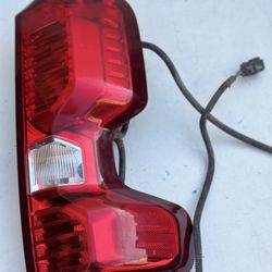 2019- 2022 Left And Right Rear Light Chevy Silverado 1500