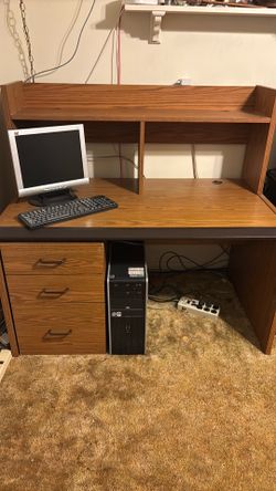 Computer desk