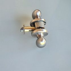 Oval handle door knob