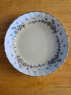 STUNNING Vintage (1960s) Platinum-Edged "Style House" "Picardy" Fine China Berry Bowls - Set of 7! $30 OBO!