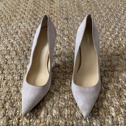 Ivanka Trump beautiful vintage pink leather heels size 8. 4-5 inch heel