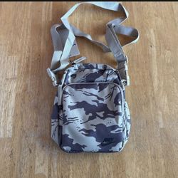 New Nike Crossbody Bag Fanny Pack Hip Waist Belt Purse Camo Military