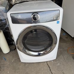 Electrolux electric dryer 7.0 cubic feet almost new one receipt for 6 months warranty