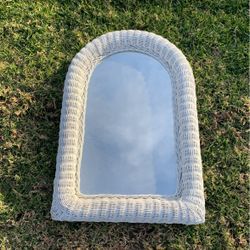 28x18 White wicker mirror