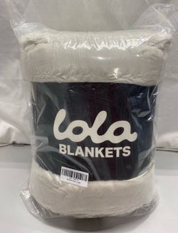 Brand New Lola Blankets Antique Ivory Blanket (Large)