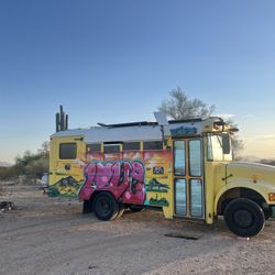 1997 International fully off-grid-ready skoolie with solar-powered mini split AC