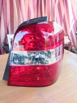 2004 Toyota highlander back light